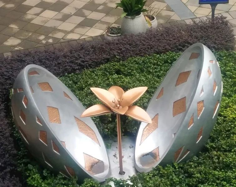 公園花朵雕塑 酒店門(mén)口雕塑 彩繪擺件