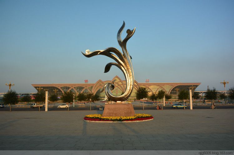 大型蘭花雕塑 鍛造發(fā)光玉蘭花雕塑 房地產(chǎn)雕塑