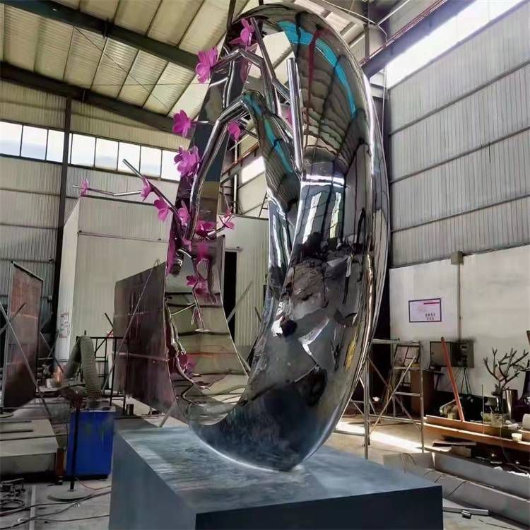 抽象梅花雕塑展品，小區(qū)雕塑，梅花雕塑精選